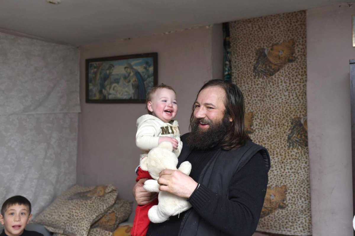 „Când Dumnezeu te trimite la o aşa misiune, nu ai voie să rugineşti” 138537