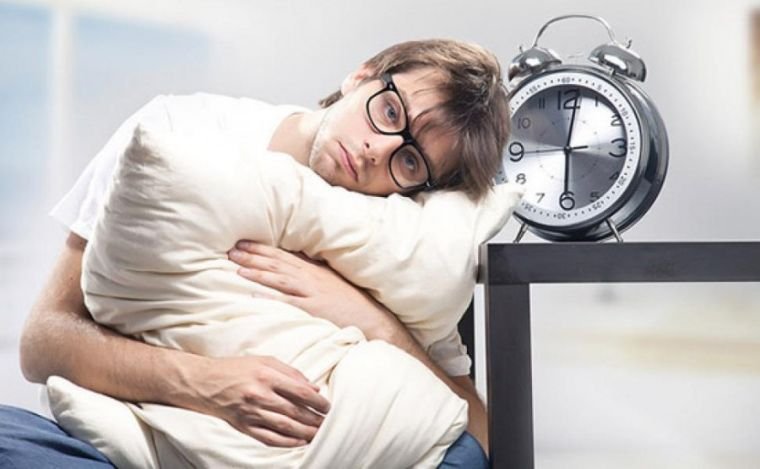 Nopțile nedormite cresc riscul de Alzheimer 138651