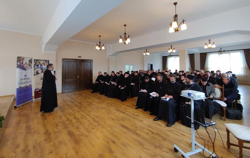Consfătuiri cu preoţii din Episcopia Maramureşului şi Sătmarului 138695