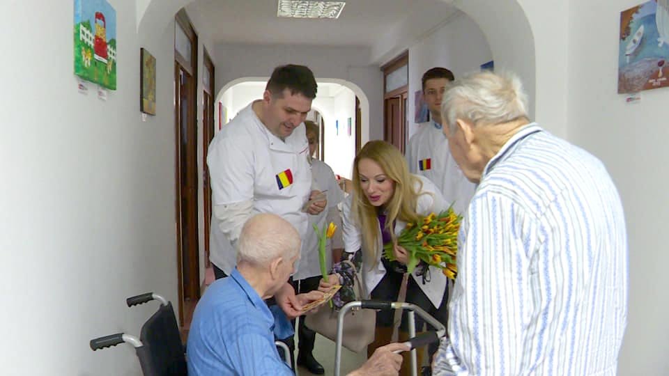 Vizită și dar pentru pacienții de la Centrul „Sfântul Nectarie” din București 138688