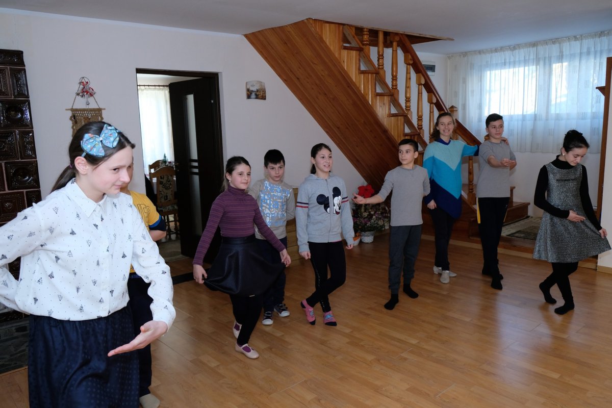 Mănăstirea, familia copiilor rămași fără școală 138519