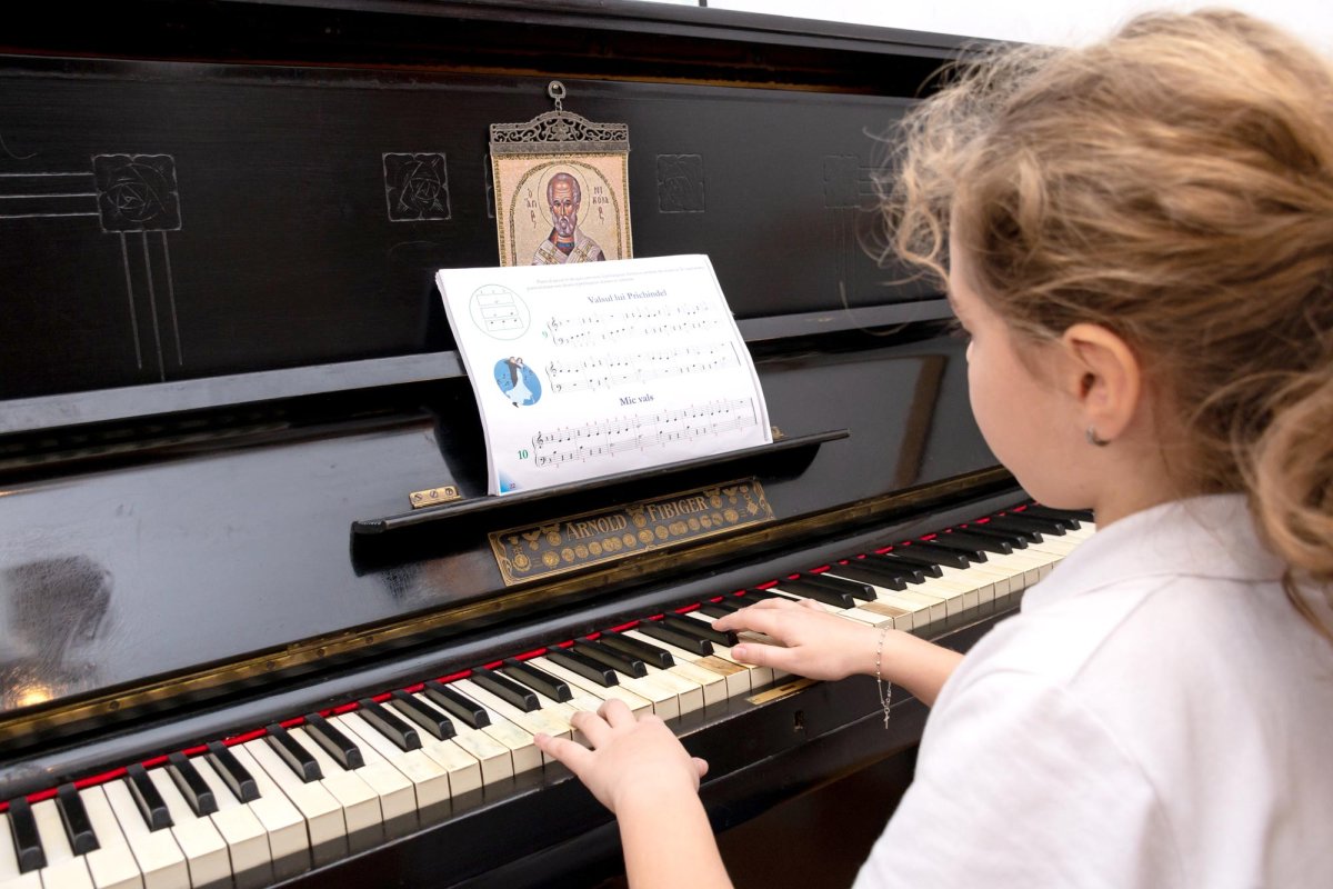 Copiii ocrotiţi de Sfântul Haralambie 138777