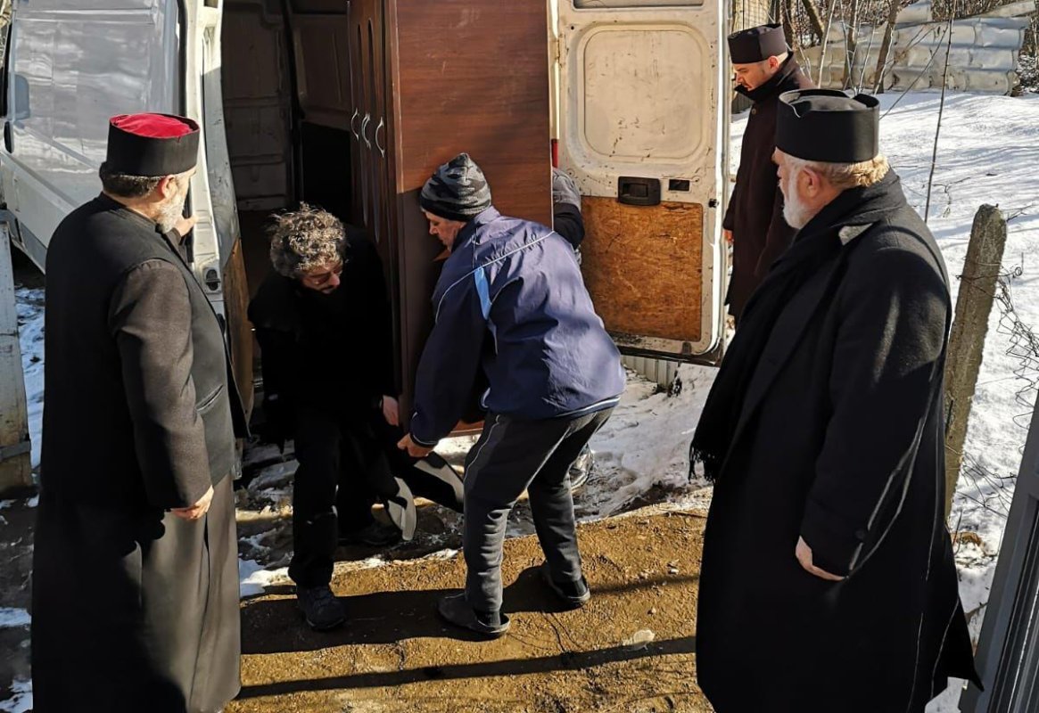 Încă o familie cu 10 copii a primit sprijin din partea Arhiepiscopiei Dunării de Jos 138805