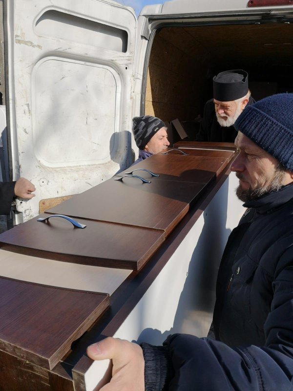 Încă o familie cu 10 copii a primit sprijin din partea Arhiepiscopiei Dunării de Jos 138807