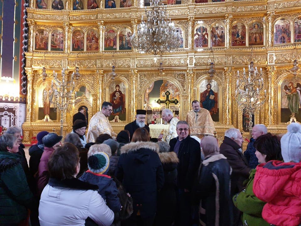 Slujbe de pomenire și mulțumire în Catedrala Arhiepiscopală din Arad 138804