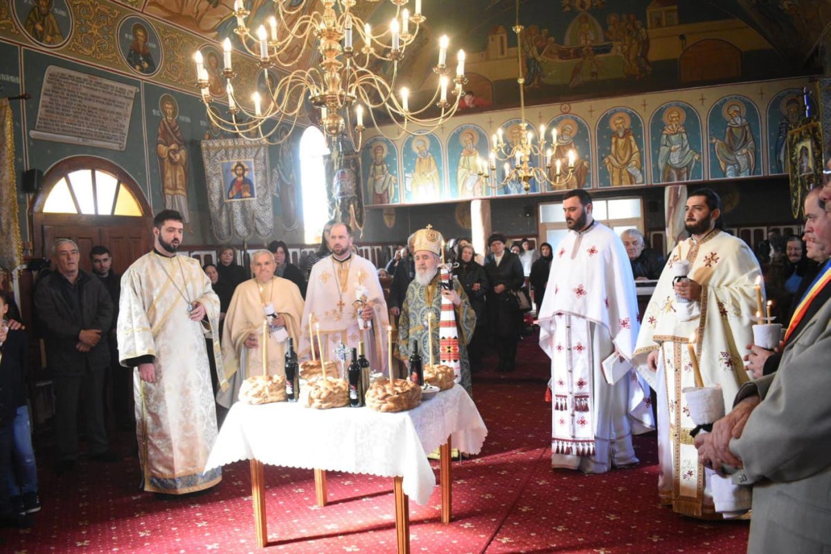 Comemorarea patriotului ardelean Vasile Goldiș în satul său 138867