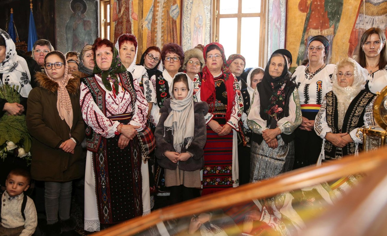 Înaltpreasfinţitul Părinte Mitropolit Laurenţiu a liturghisit la Predeal 138884