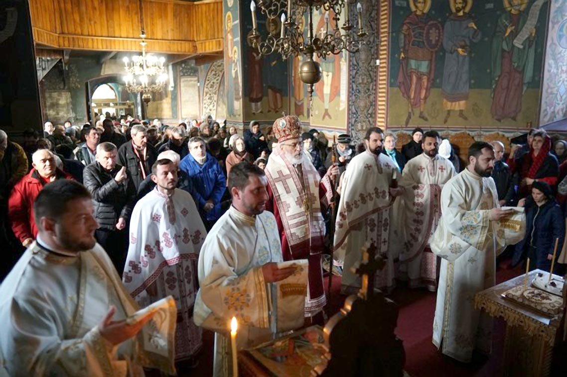 Hramul Parohiei Mavrodolu din municipiul Pitești 138946