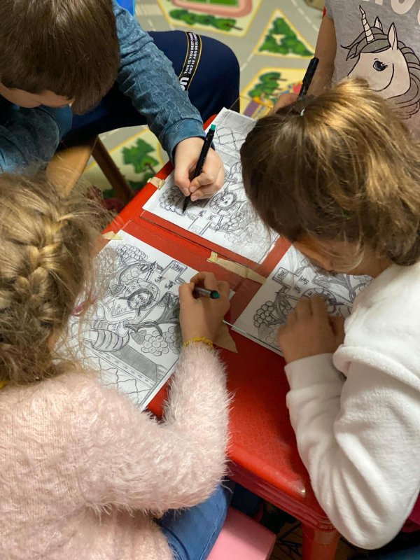 Activităţi cu copii şi tineri la parohia clujeană „Adormirea Maicii Domnului” 139116