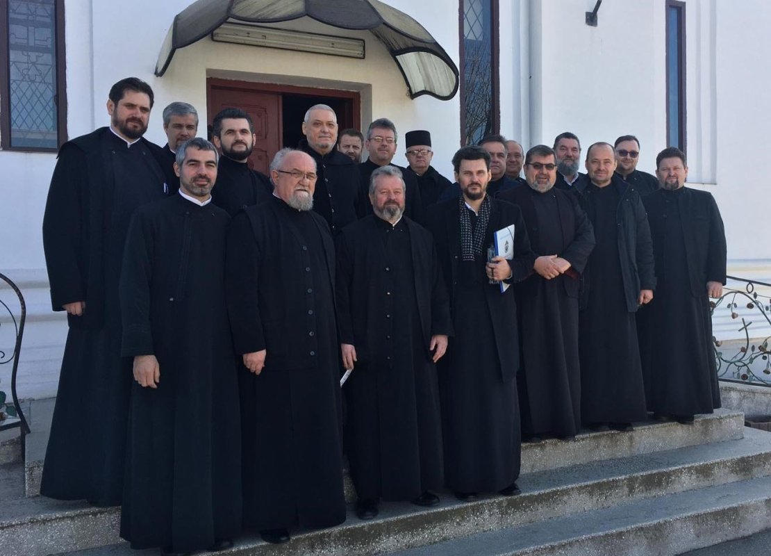 Întâlniri pastoral-misionare în două parohii vâlcene 139240