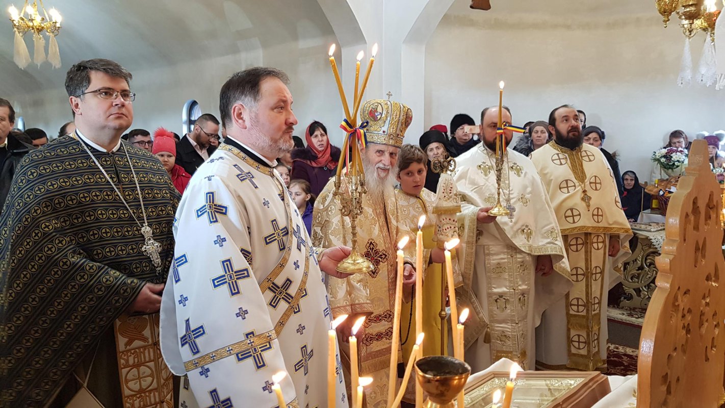 „Cuvintele de învățătură ale mamei și ale tatălui se înrădăcinează în sufletele copiilor” 139343