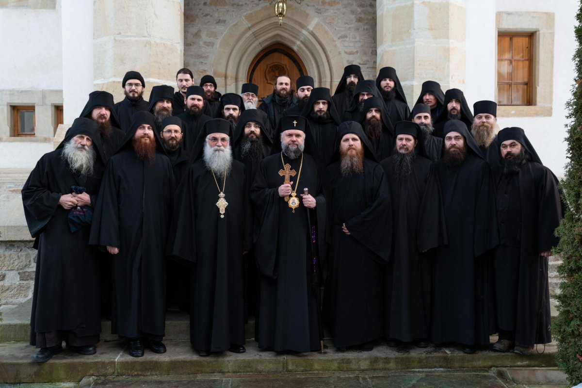 Mitropolitul celor două Americi a slujit la Mănăstirea Putna 139342