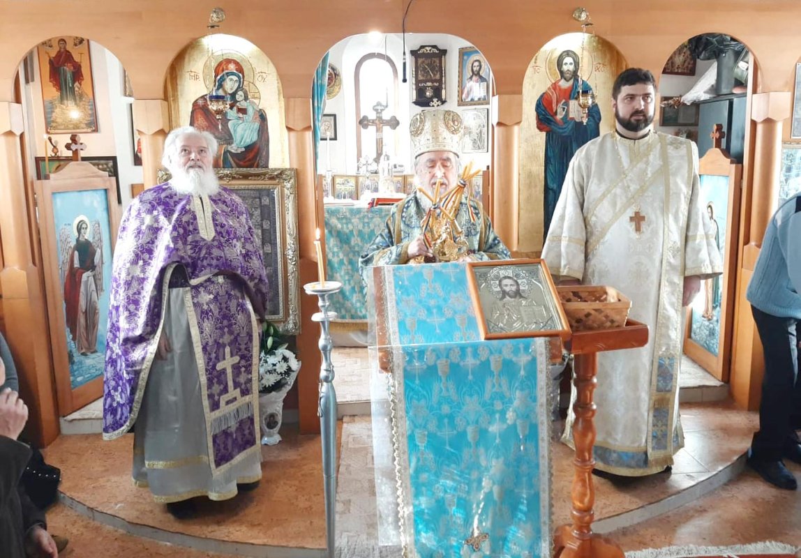 Slujire arhierească în biserica din incinta Spitalului Municipal Arad 139358