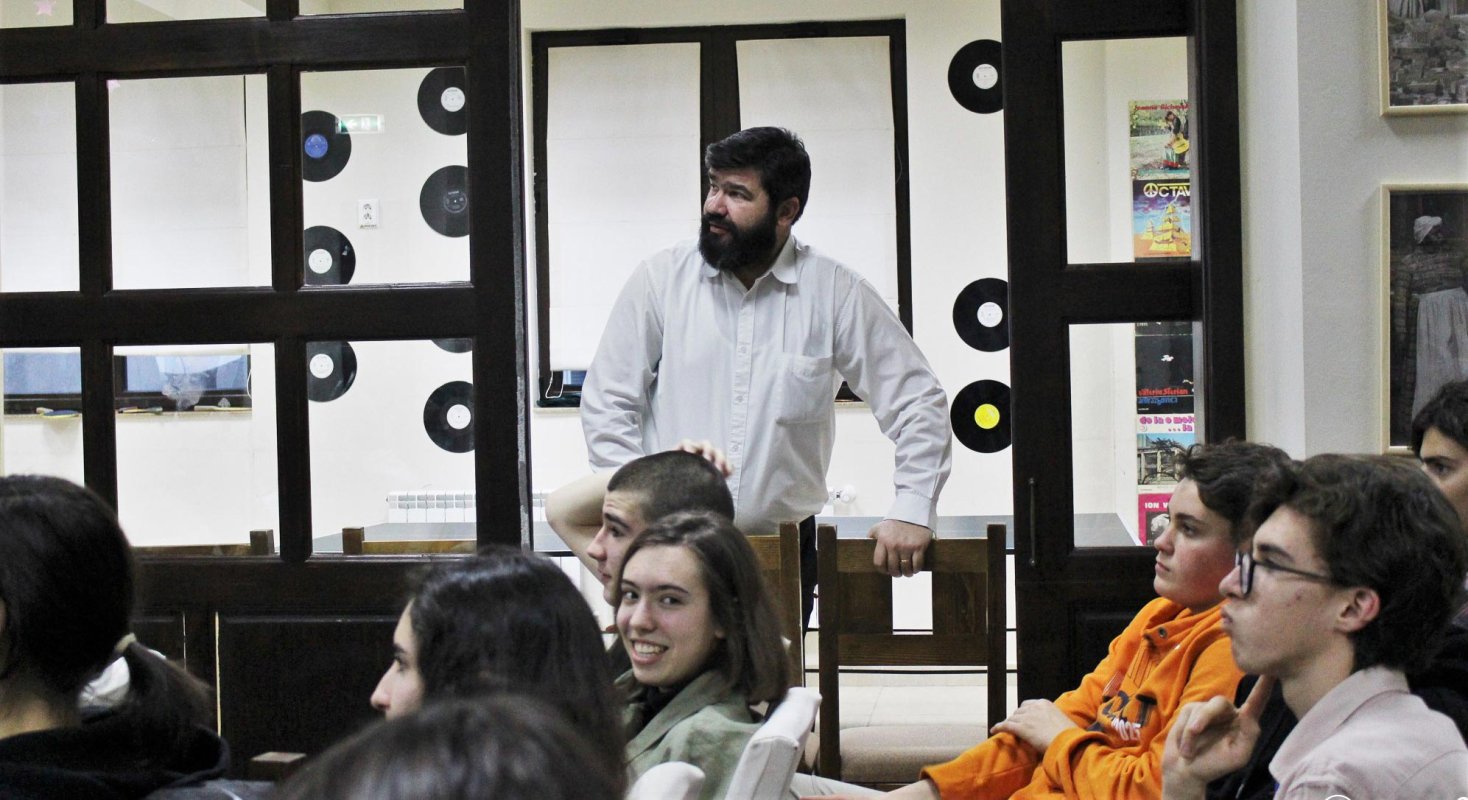 Eveniment caritabil la Orthocaffe Deva 139404