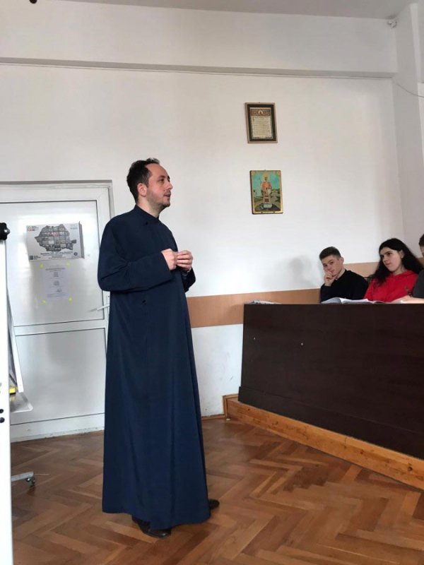 Implicarea Bisericii în asistența socială, prezentată elevilor seminariști clujeni 139402