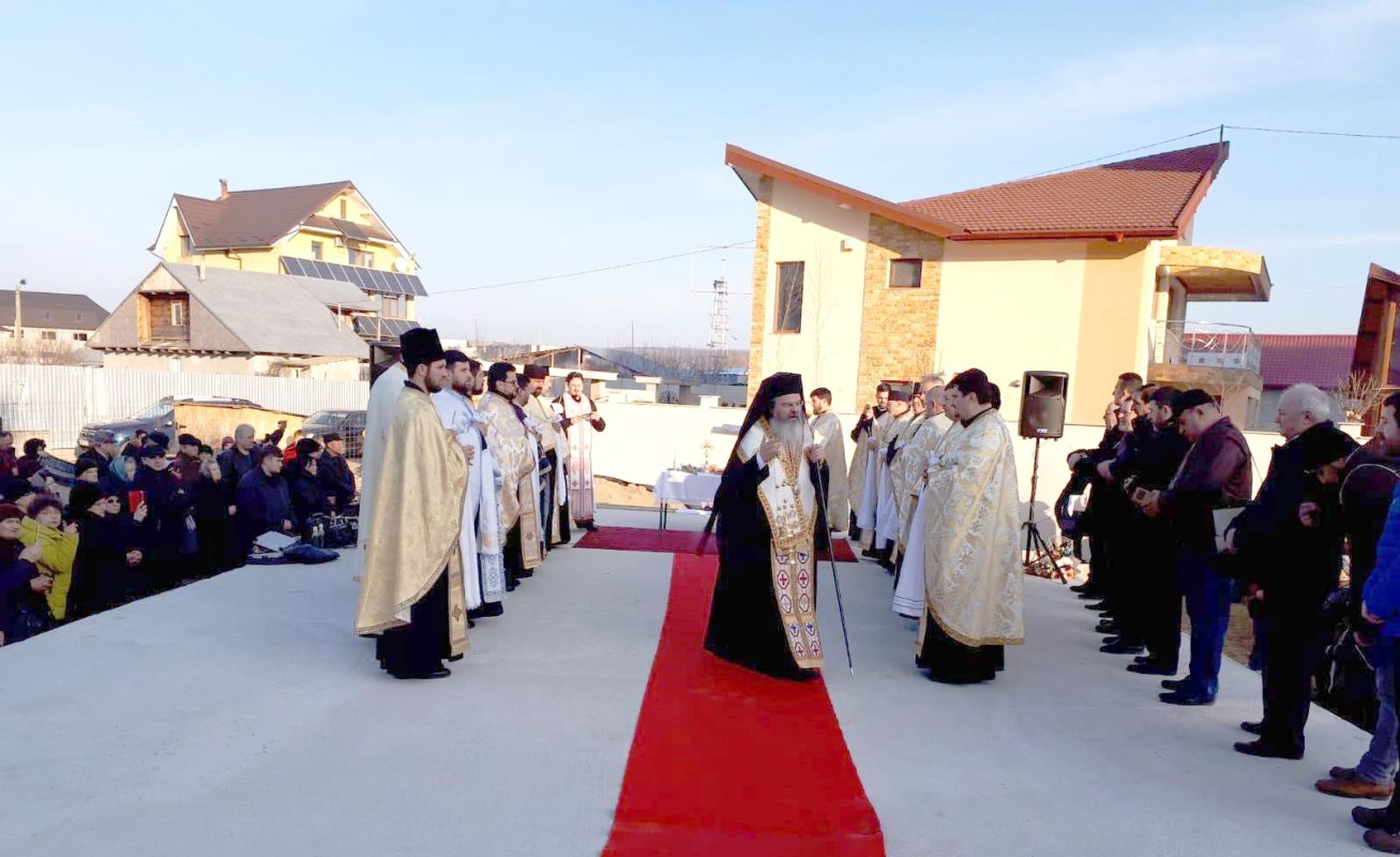Piatră de temelie pentru o nouă biserică la Bârlad 139393