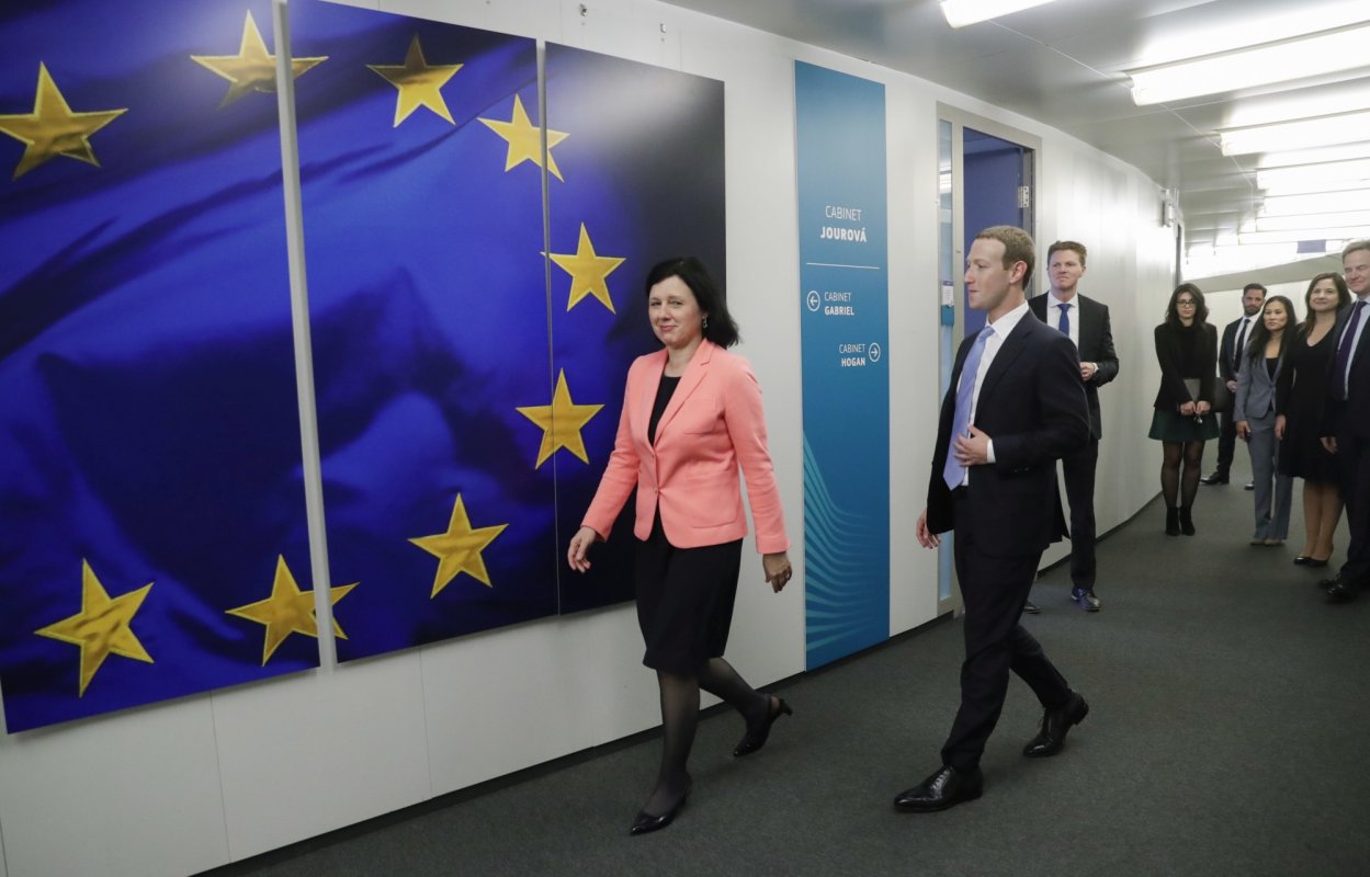 UE cere ținerea  sub control a „discursurilor de ură” şi a dezinformării  pe rețelele sociale 139553