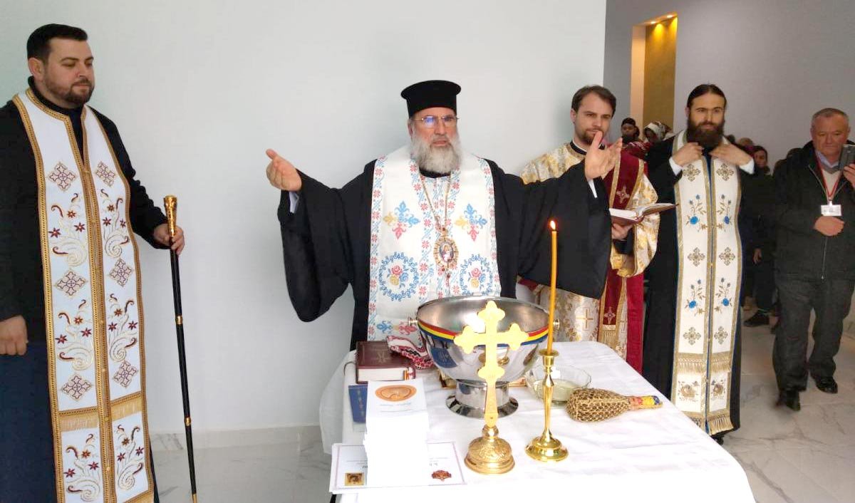 Înaltpreasfinţitul Părinte Ioachim a sfințit sediul destinat tratării alcoolicilor anonimi 139797