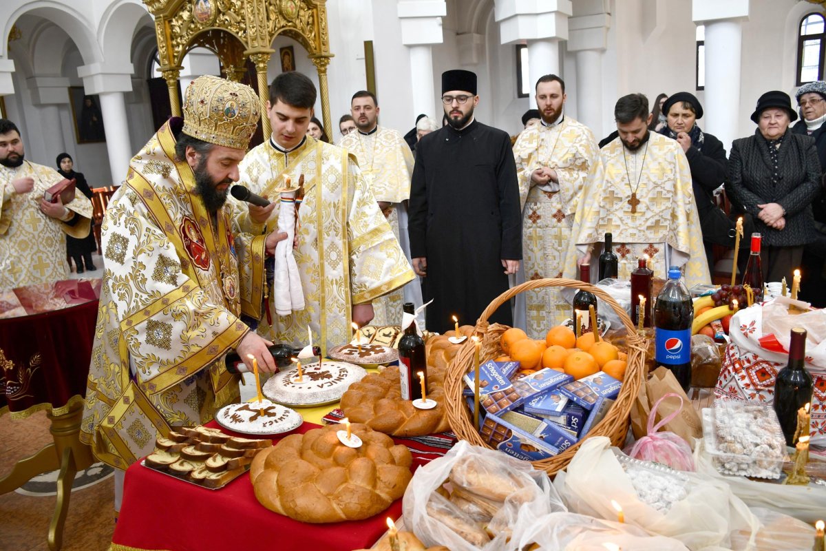 Liturghii arhierești și pomeniri ale celor adormiți la Caransebeș 139769