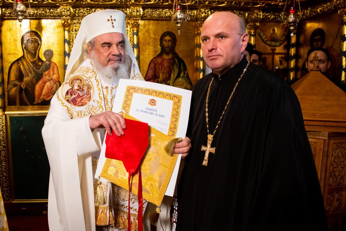 Promovări în rang pentru clerici din Arhiepiscopia Bucureștilor 139849