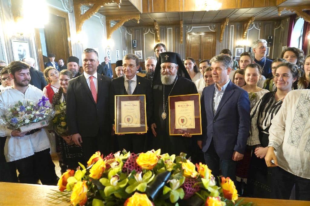 Mitropolitul Ardealului și președintele Academiei Române, cetățeni de onoare ai județului Brașov 139936