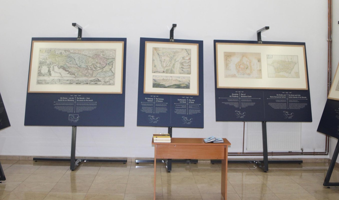 Vernisajul unei expoziții cartografice la Brăila 139926