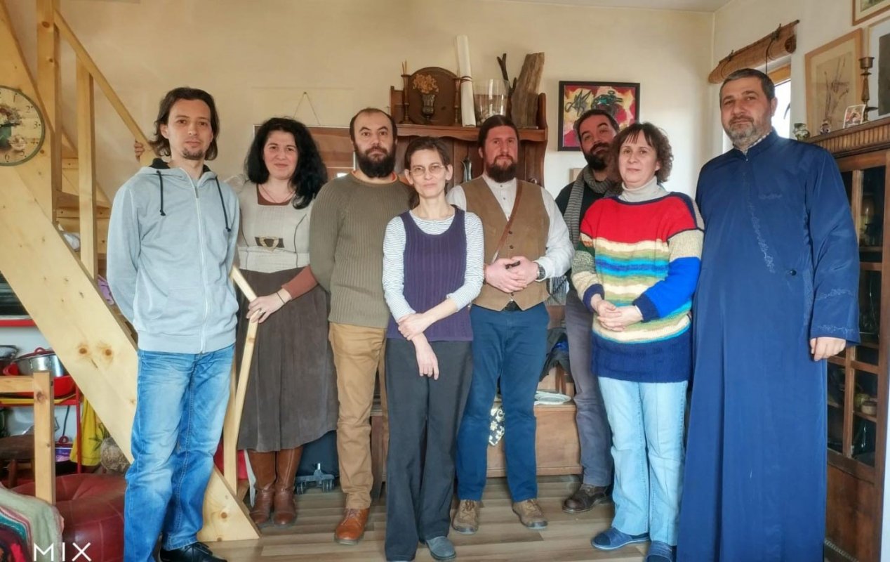 Întâlnire a pictorilor iconari vâlceni la Vlădeşti 140089