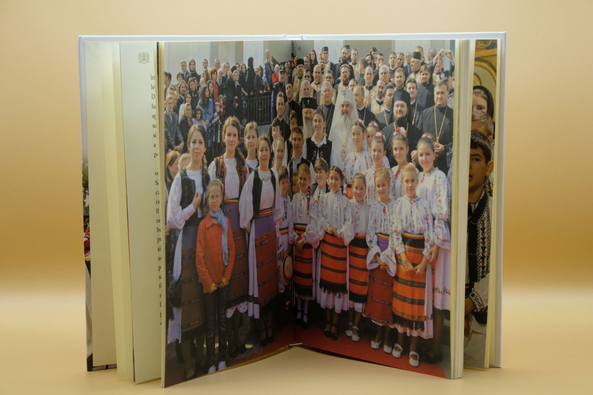 Preafericitul Părinte Patriarh Daniel iubește satul românesc 140281