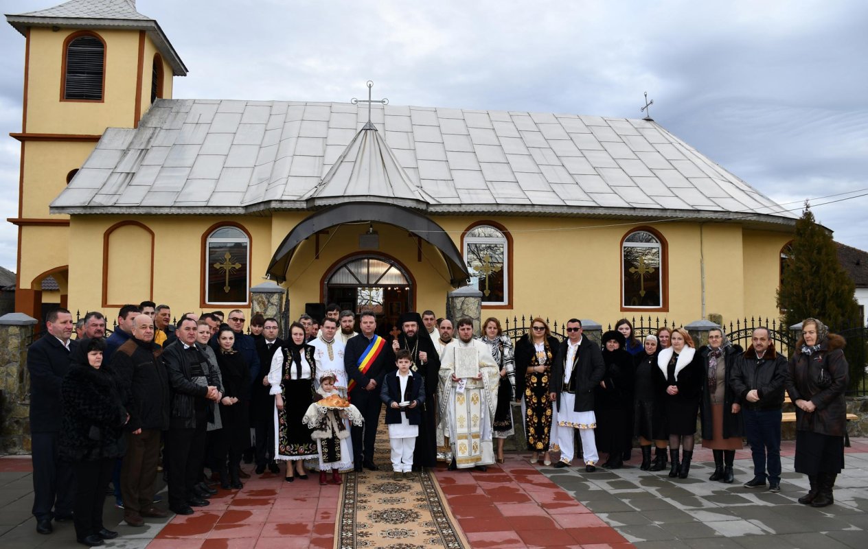 Sfințirea bisericii Parohiei Sadova Veche  din județul Caraș-Severin 140252