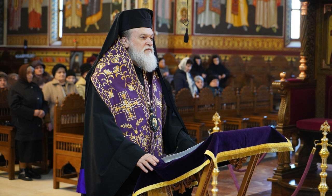 Slujiri arhierești și îndemnuri în prima zi a Postului Mare 140230