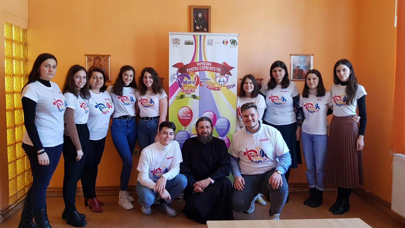 Formare pentru voluntarii proiectului „Tabăra din inima satului” 140444