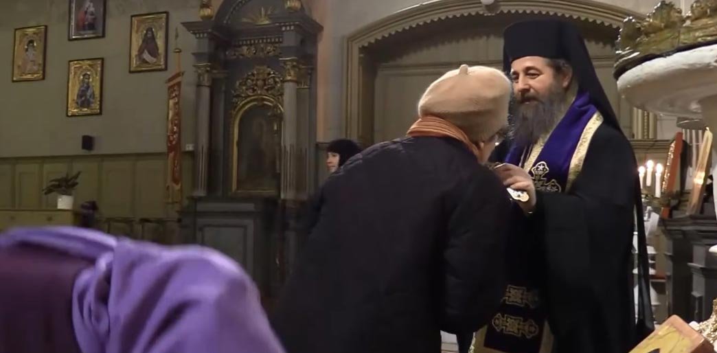 Rugăciune de seară la Catedrala Episcopală din Gyula, Ungaria 140435