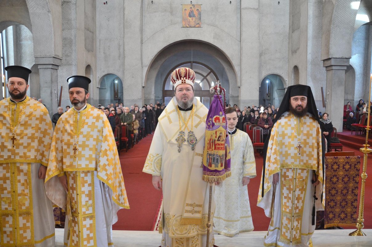 Slujire arhierească la Catedrala Episcopală din Oradea 140651