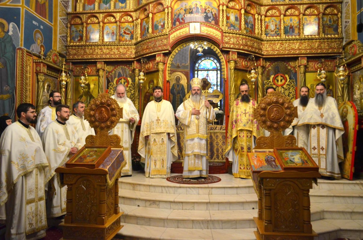 Hirotonie întru ieromonah la Catedrala Episcopală din Huşi 140739