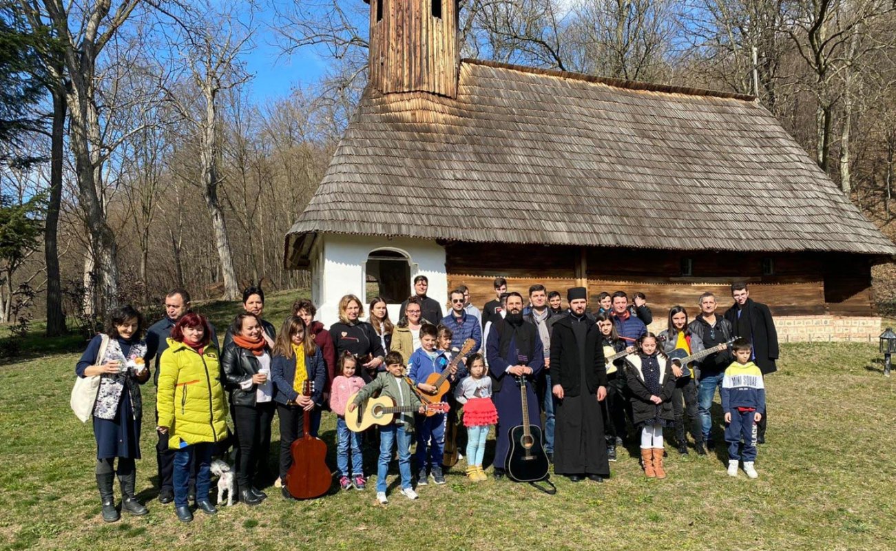 Activităţi catehetice şi educaţionale în Arhiepiscopia Râmnicului 140843