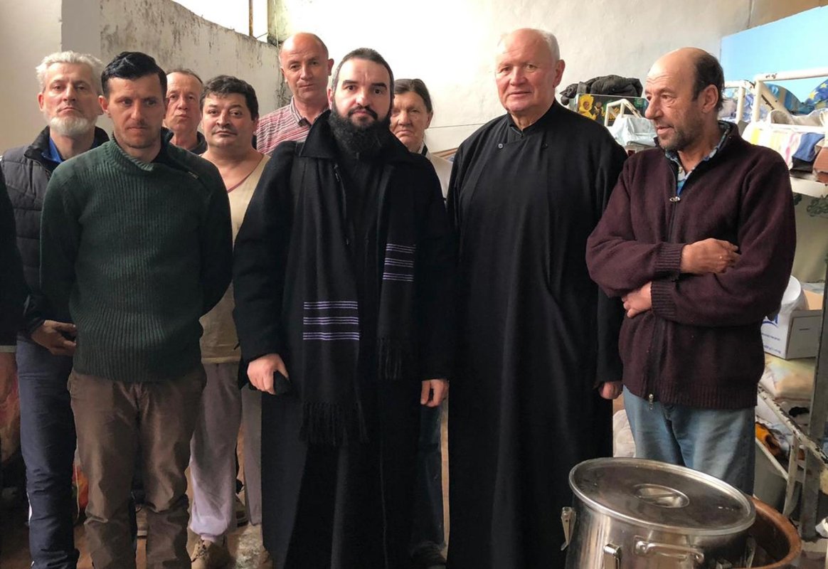 Clericii timișoreni, în ajutorarea semenilor aflați în suferință și nevoi 140899