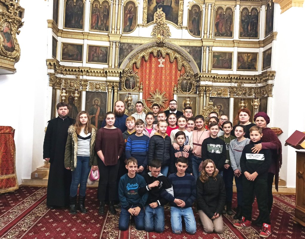 Implicarea tinerilor în viaţa comunităţii prin „Credo Impact” 140867