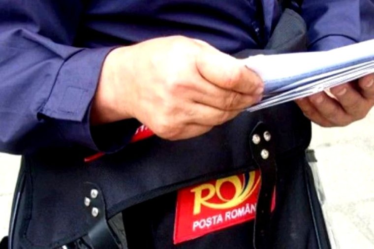 Poștașii aduc pensiile cu echipamente de protecție 140911