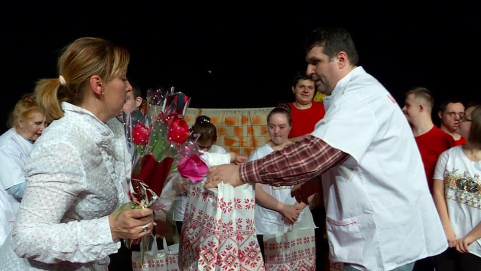 Spectacol artistic la Centrul Cultural UNESCO din Bucureşti 140885