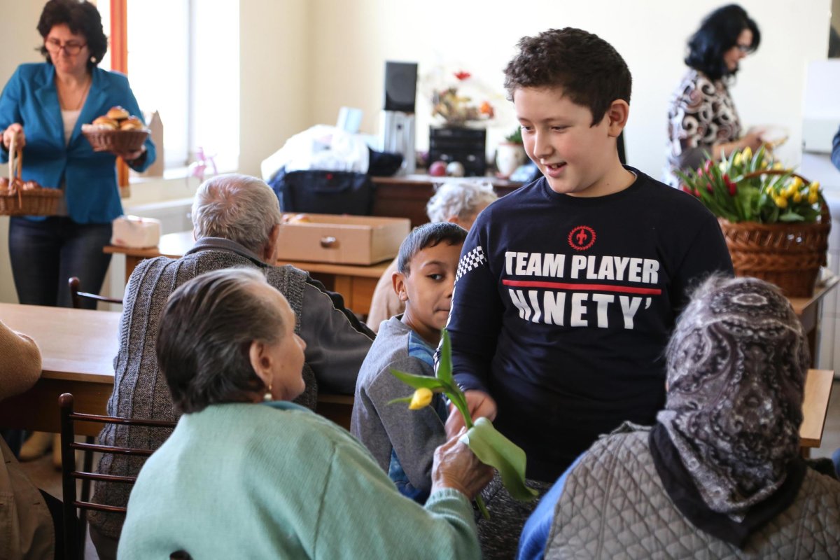 Daruri pentru bătrânii de la Căminul de vârstnici din Ighișu Vechi, Sibiu 140953