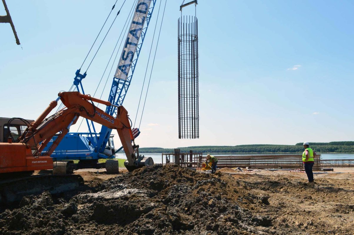 Lucrările la podul de la Brăila sunt în grafic 141014