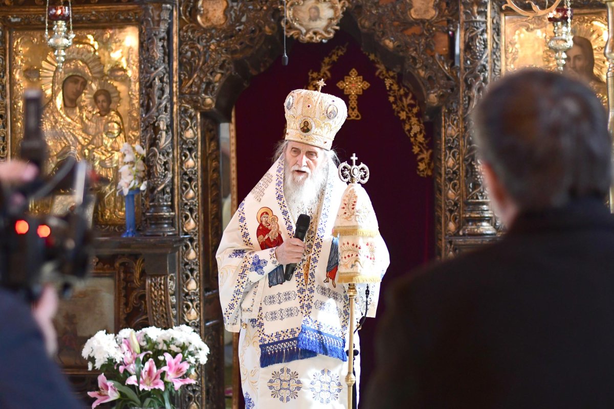 Liturghii arhiereşti la Mănăstirea „Sfântul Ioan cel Nou de la Suceava” 141048