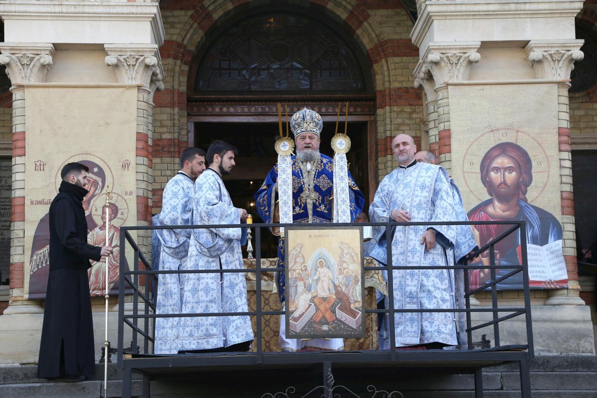 Slujire arhierească la Catedrala Mitropolitană din Sibiu 141020
