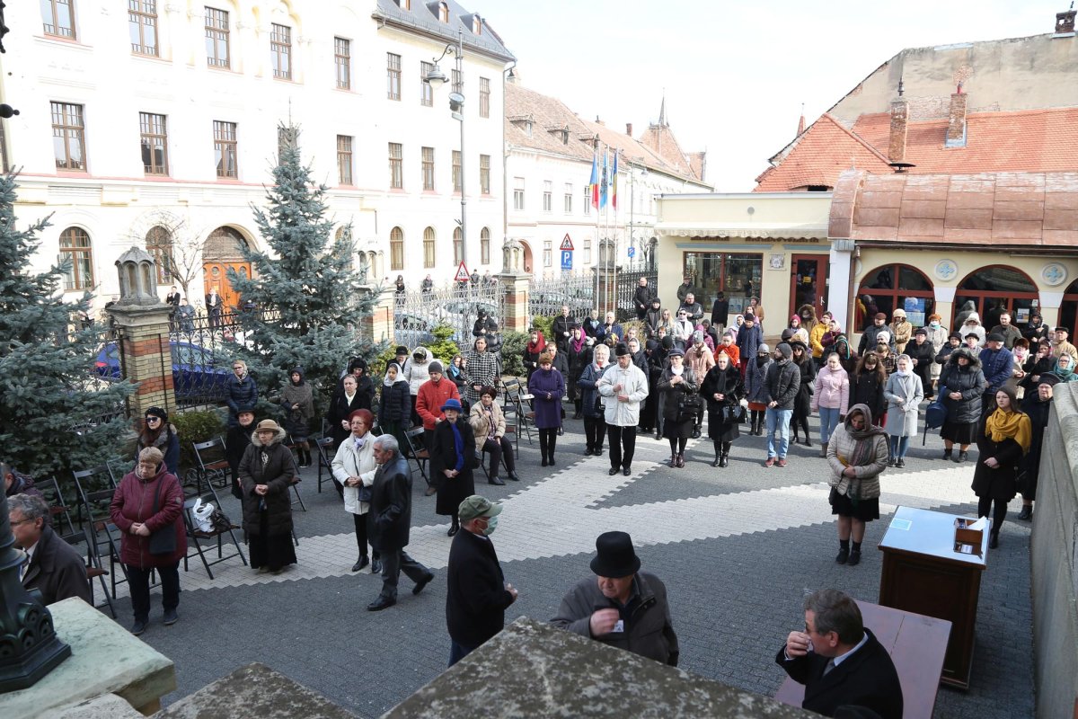 Slujire arhierească la Catedrala Mitropolitană din Sibiu 141022