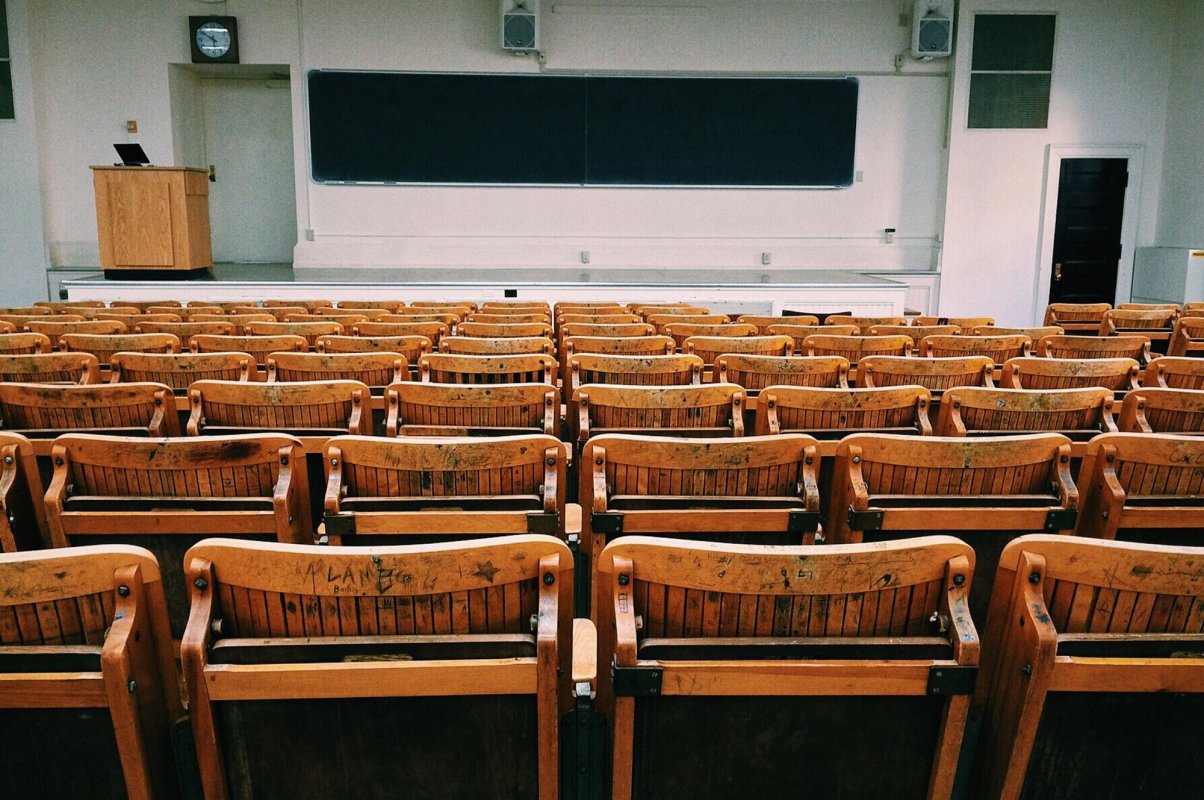 Educația continuă pe platformele online 141124