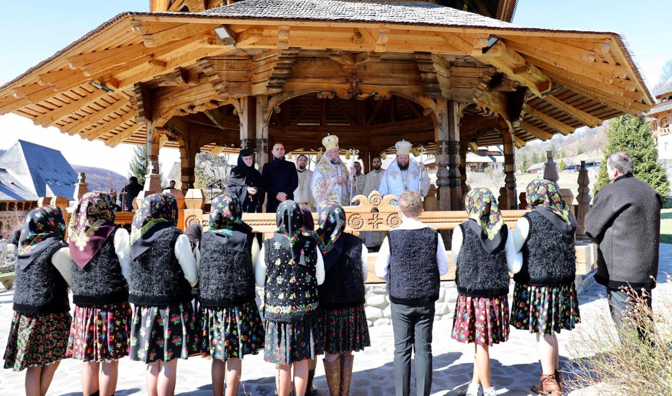 Sfânta Liturghie la Mănăstirea Bârsana 141139
