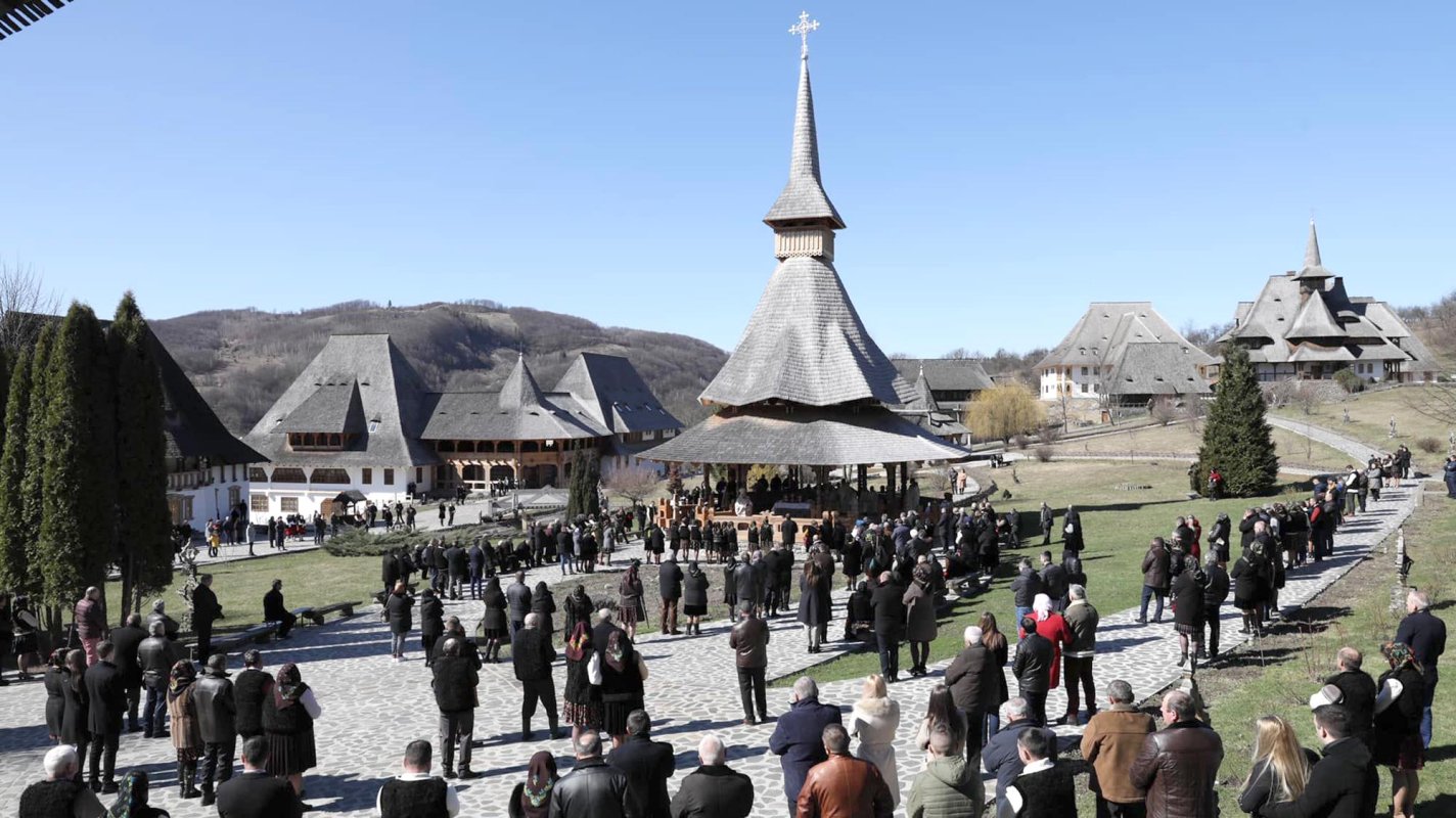 Sfânta Liturghie la Mănăstirea Bârsana 141140
