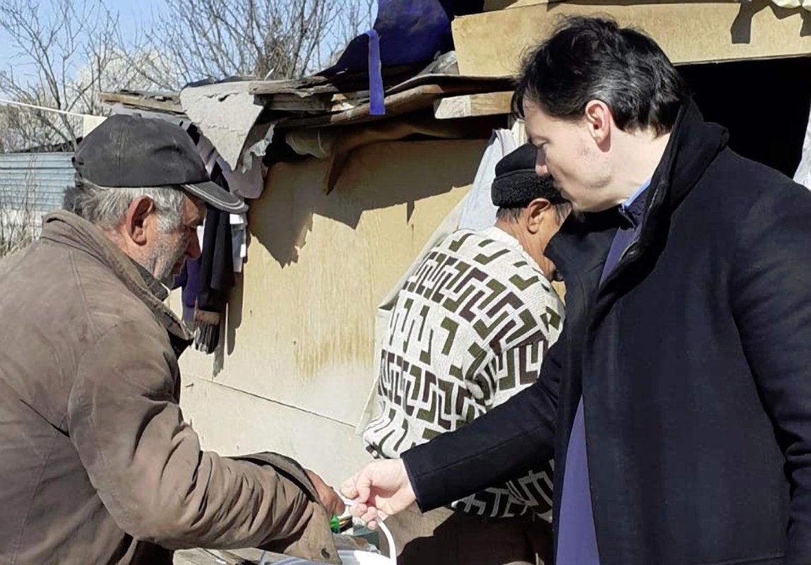 Arhiepiscopia Tomisului, alături de persoanele aflate în situații speciale 141210