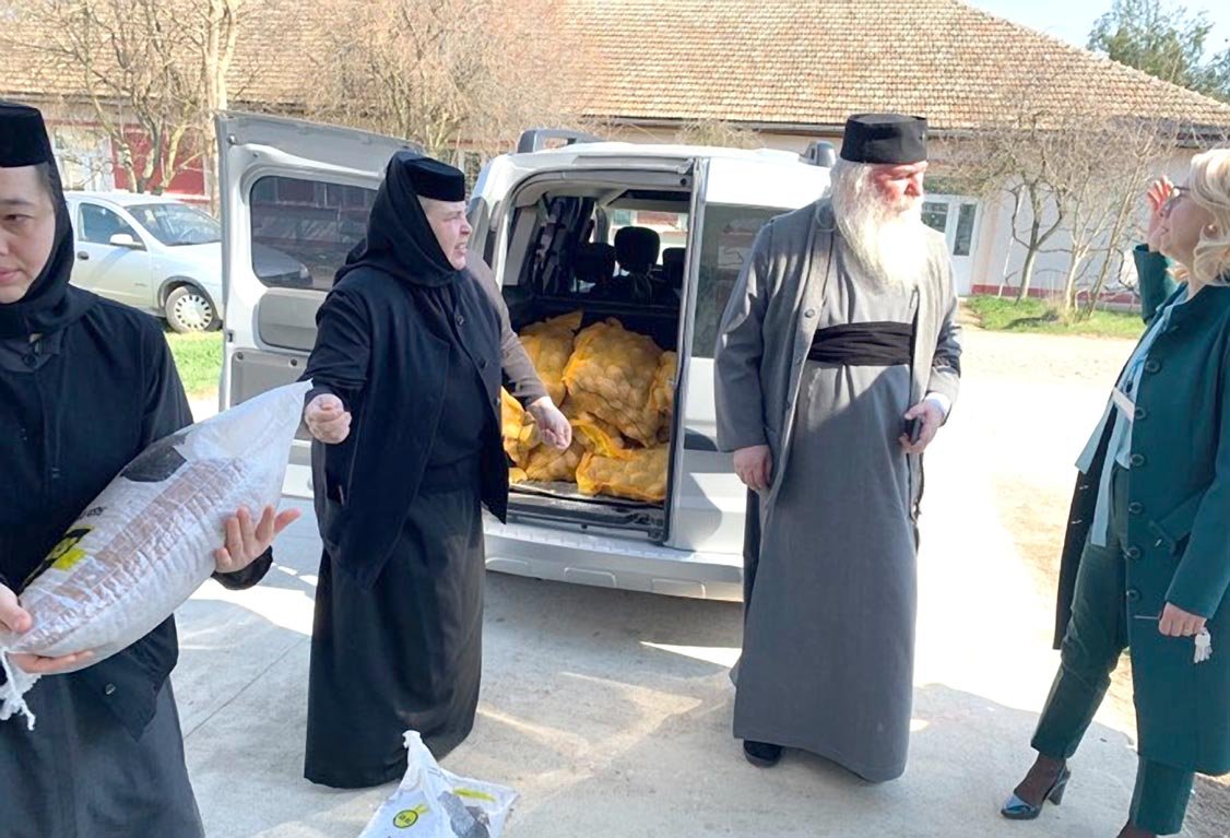 Alimente pentru spitalul din Jebel, județul Timiș 141325