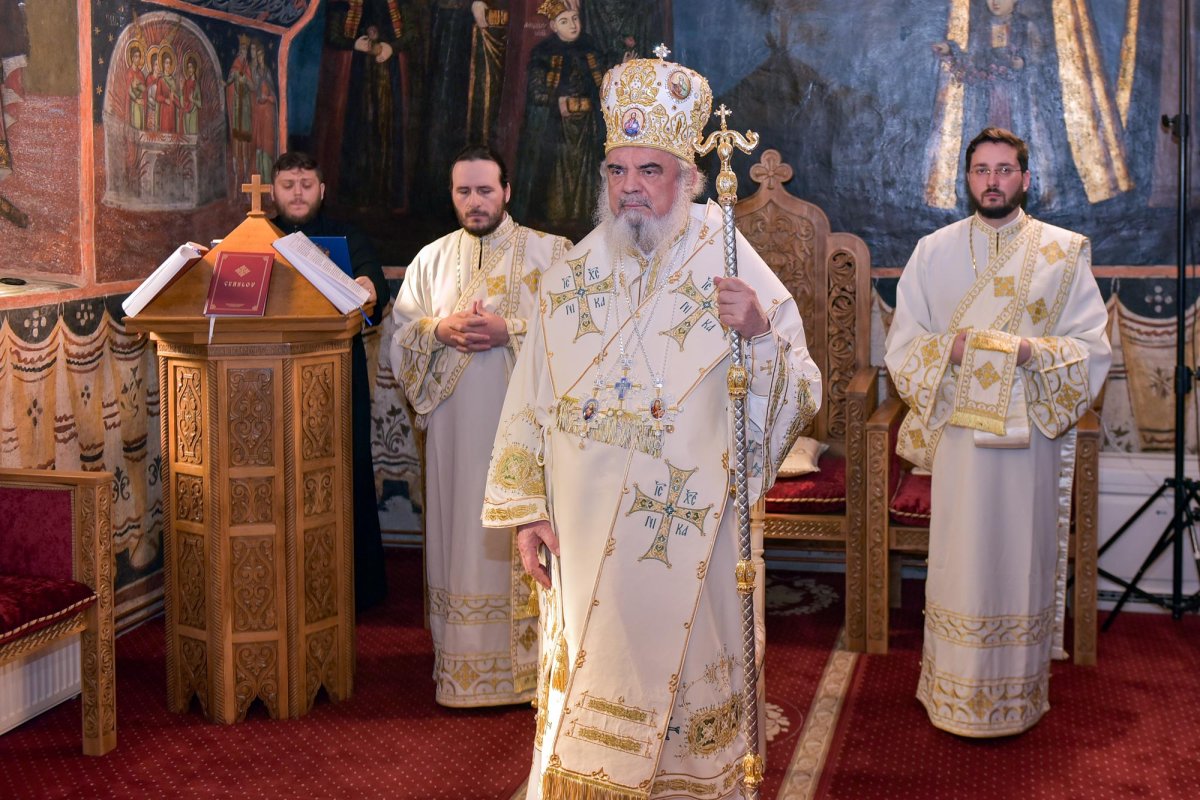 „În Sfânta Cruce este ascunsă puterea Învierii lui Hristos” 141350